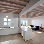 Wonderful Chrysta Villa *