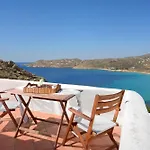 Wonderful Chrysta Villa *