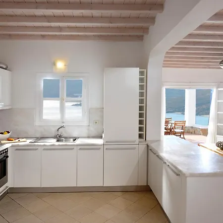 Wonderful Chrysta Villa