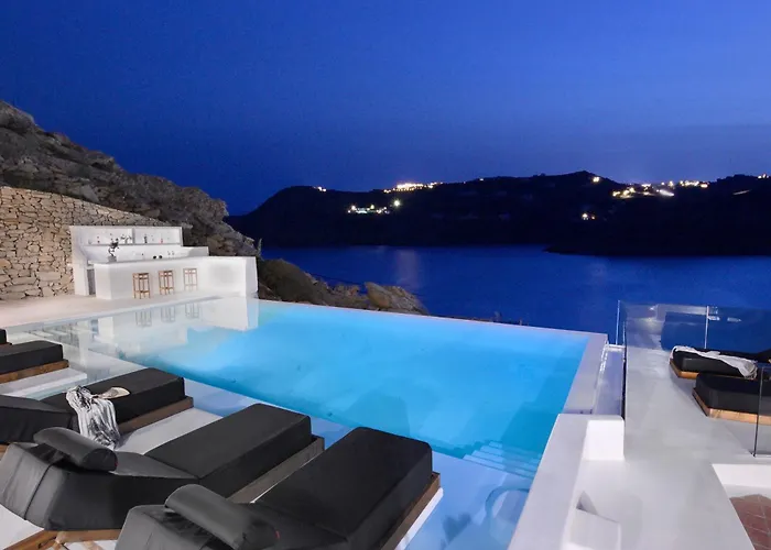 Wonderful Chrysta Villa *